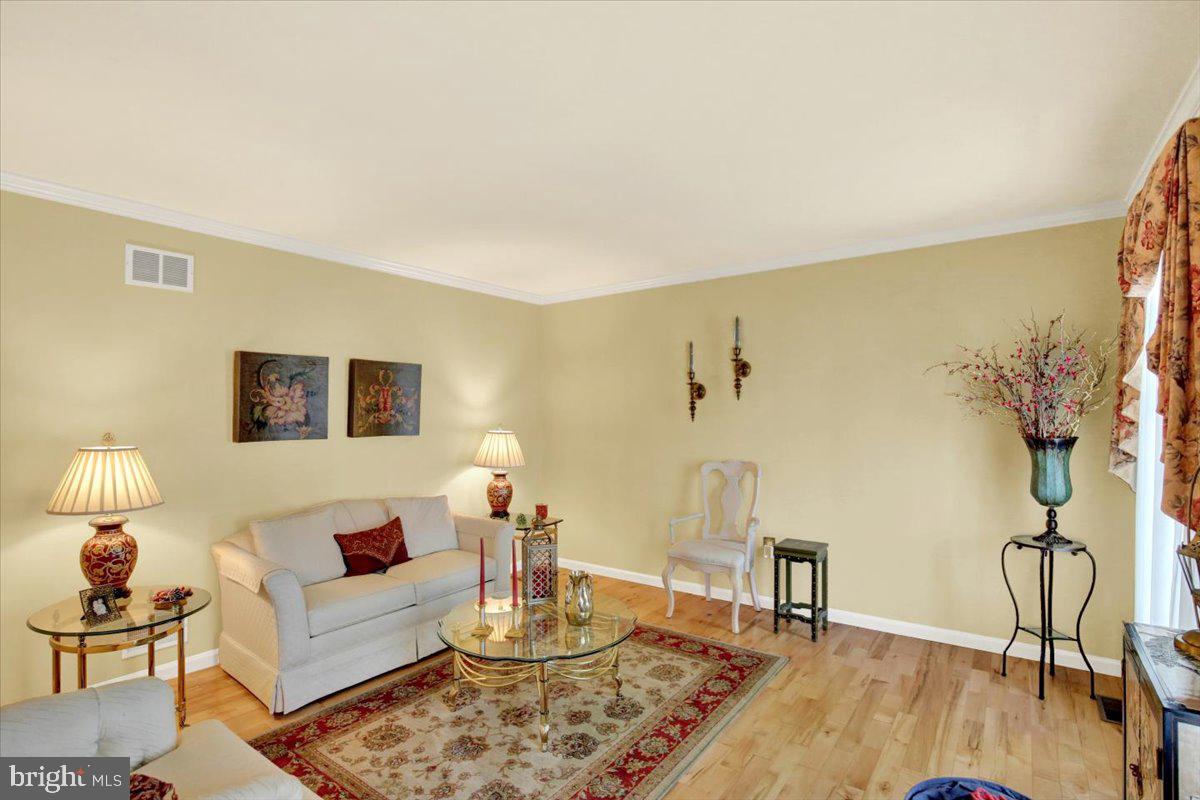 300 Elizabeth Dr Property Photo 14