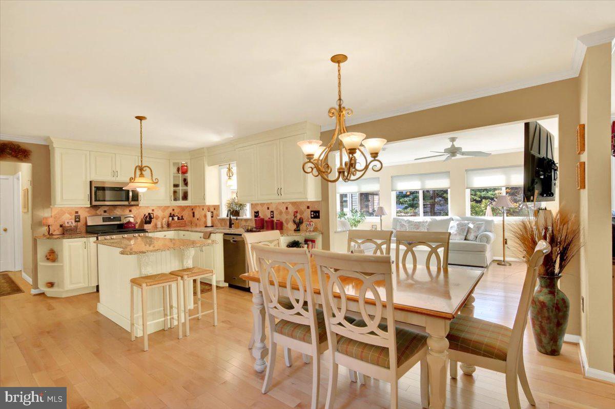 300 Elizabeth Dr Property Photo 17