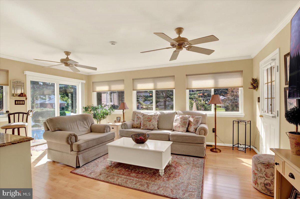 300 Elizabeth Dr Property Photo 21