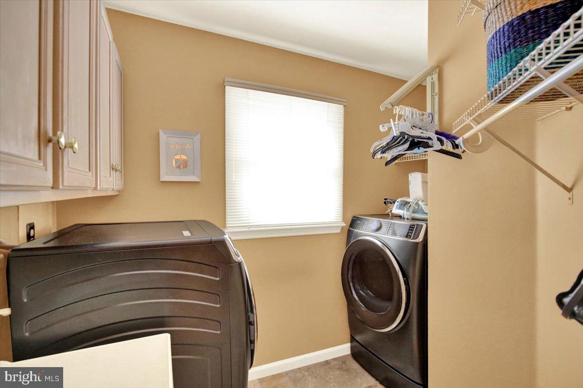 300 Elizabeth Dr Property Photo 27