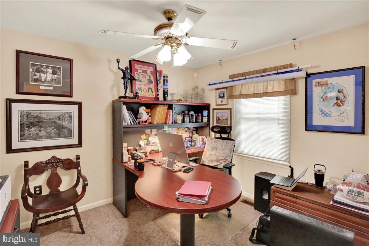 300 Elizabeth Dr Property Photo 28