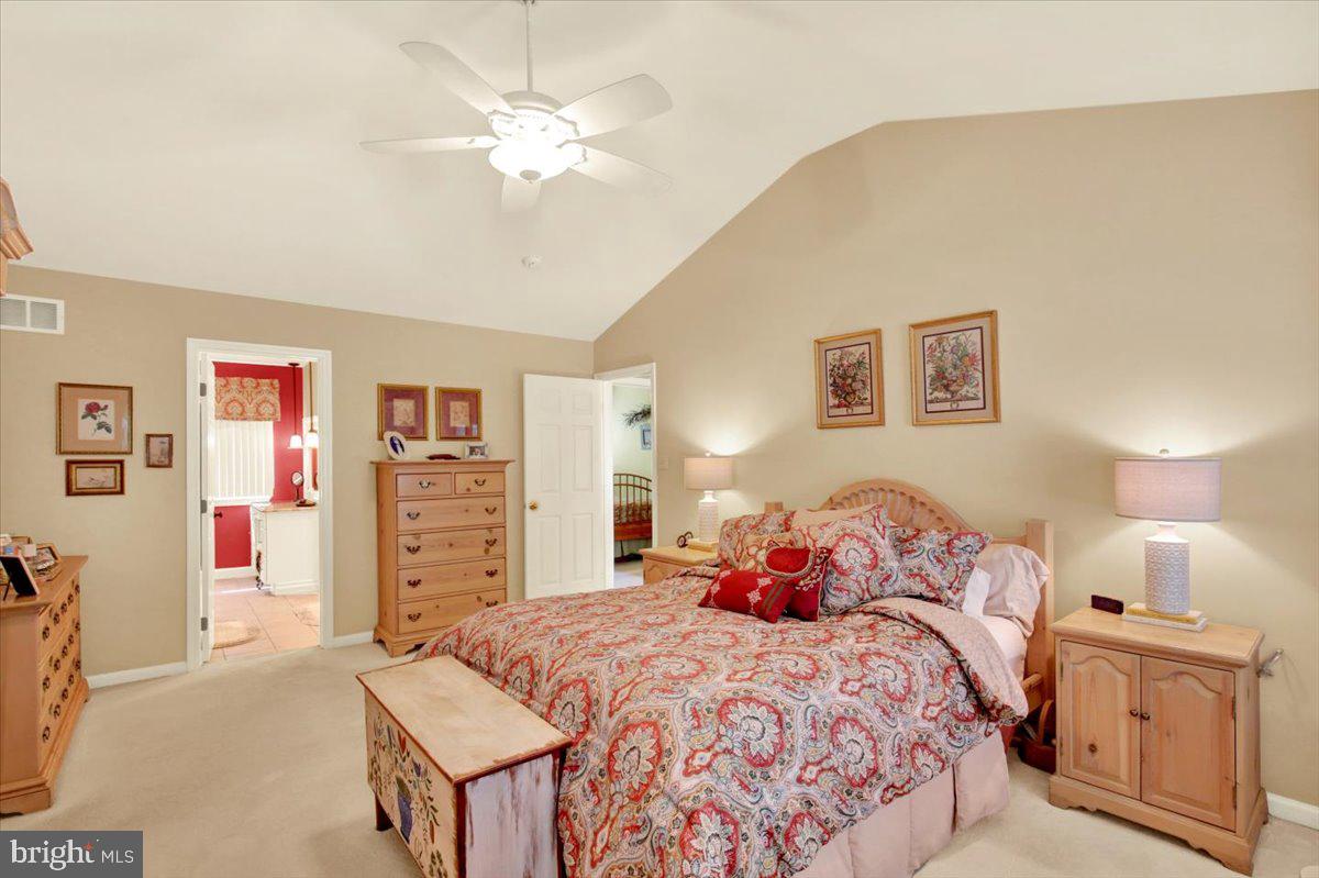 300 Elizabeth Dr Property Photo 31