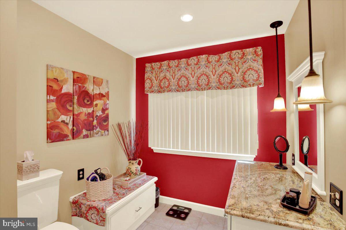 300 Elizabeth Dr Property Photo 34
