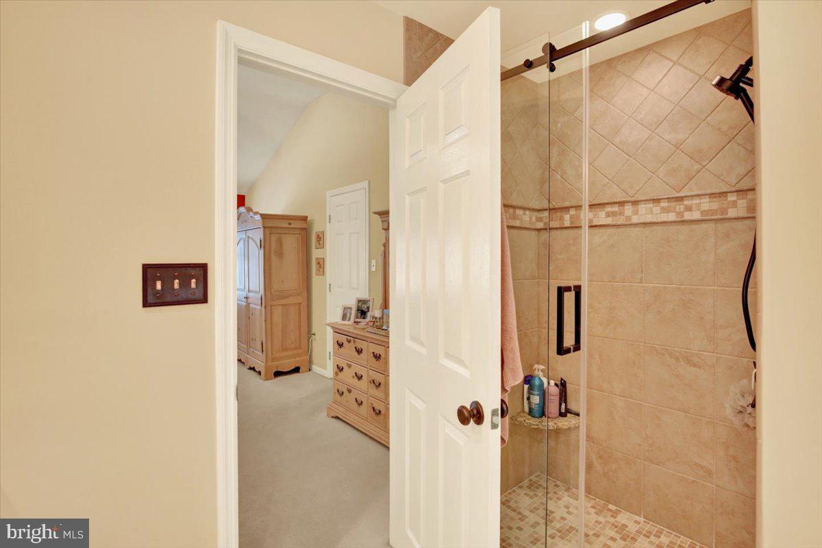 300 Elizabeth Dr Property Photo 36