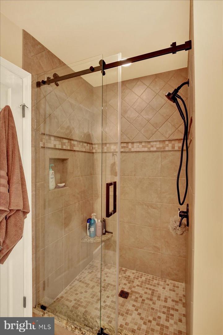 300 Elizabeth Dr Property Photo 44