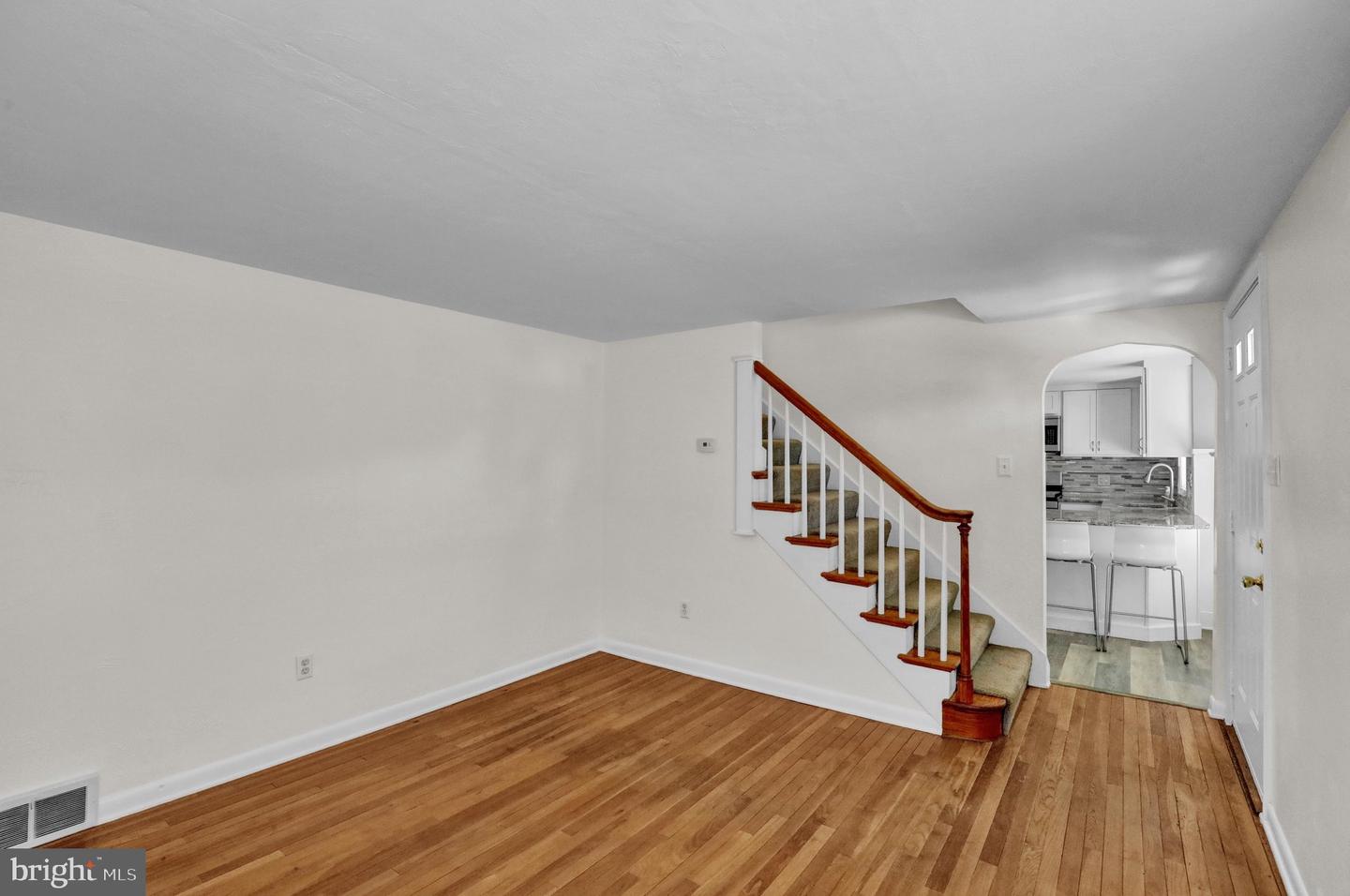 105 Gold St Property Photo 8