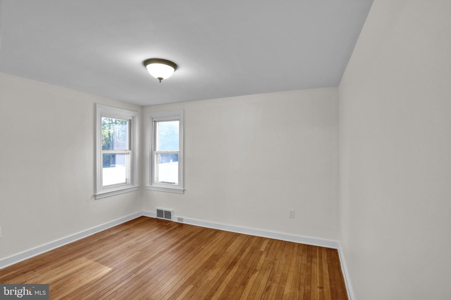 105 Gold St Property Photo 23
