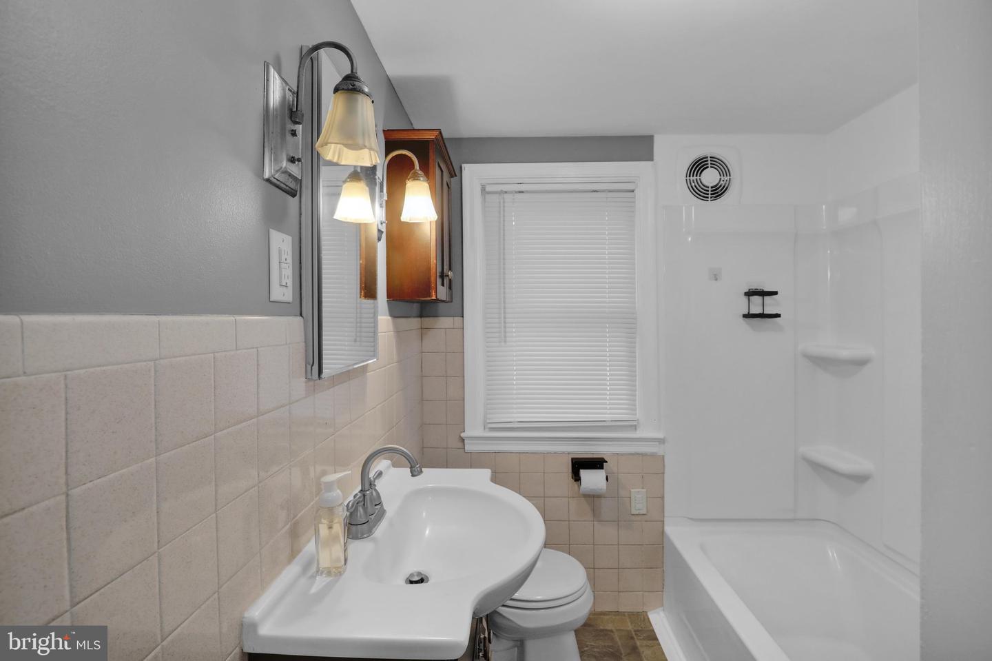 105 Gold St Property Photo 25