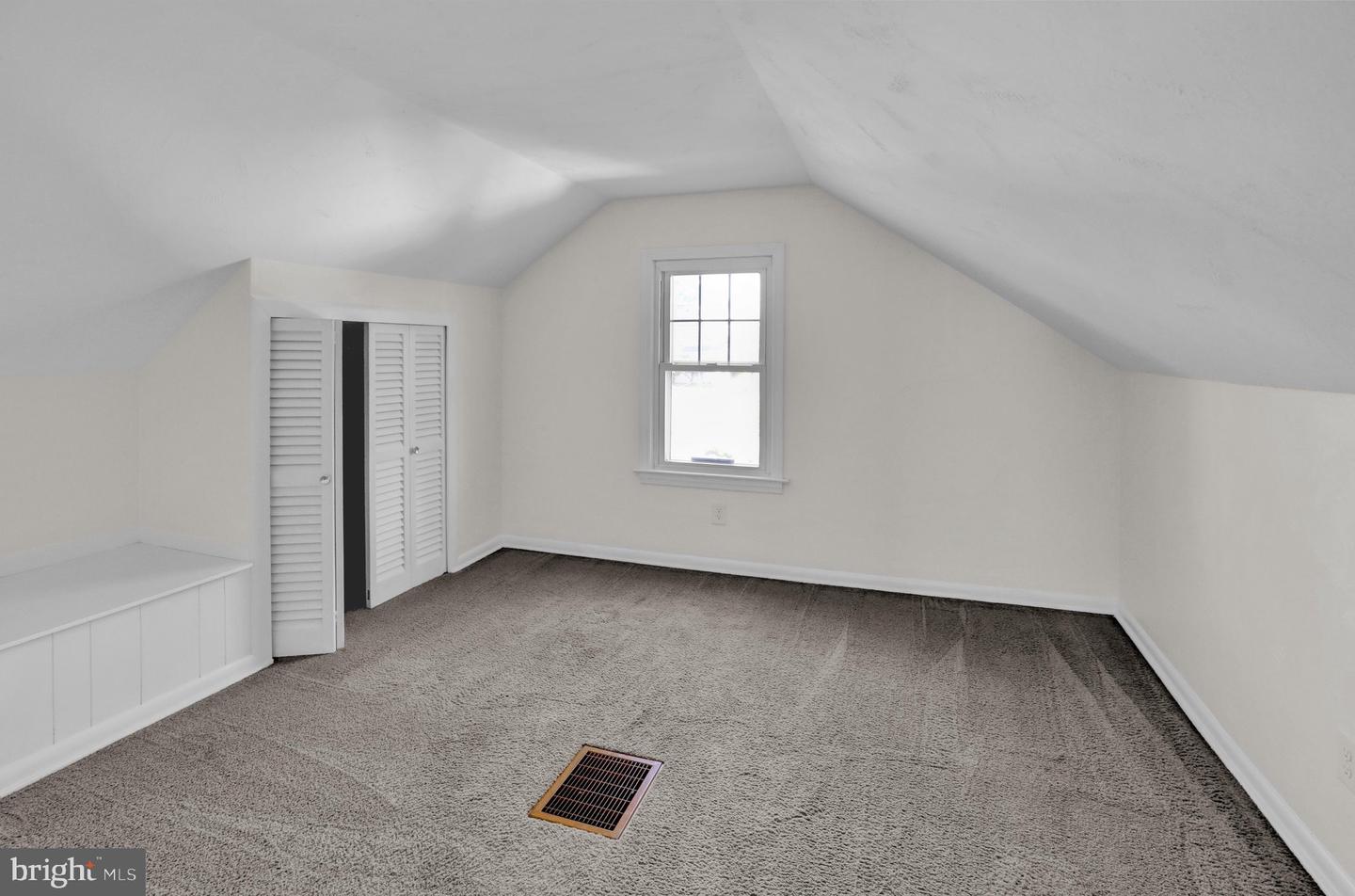 105 Gold St Property Photo 32