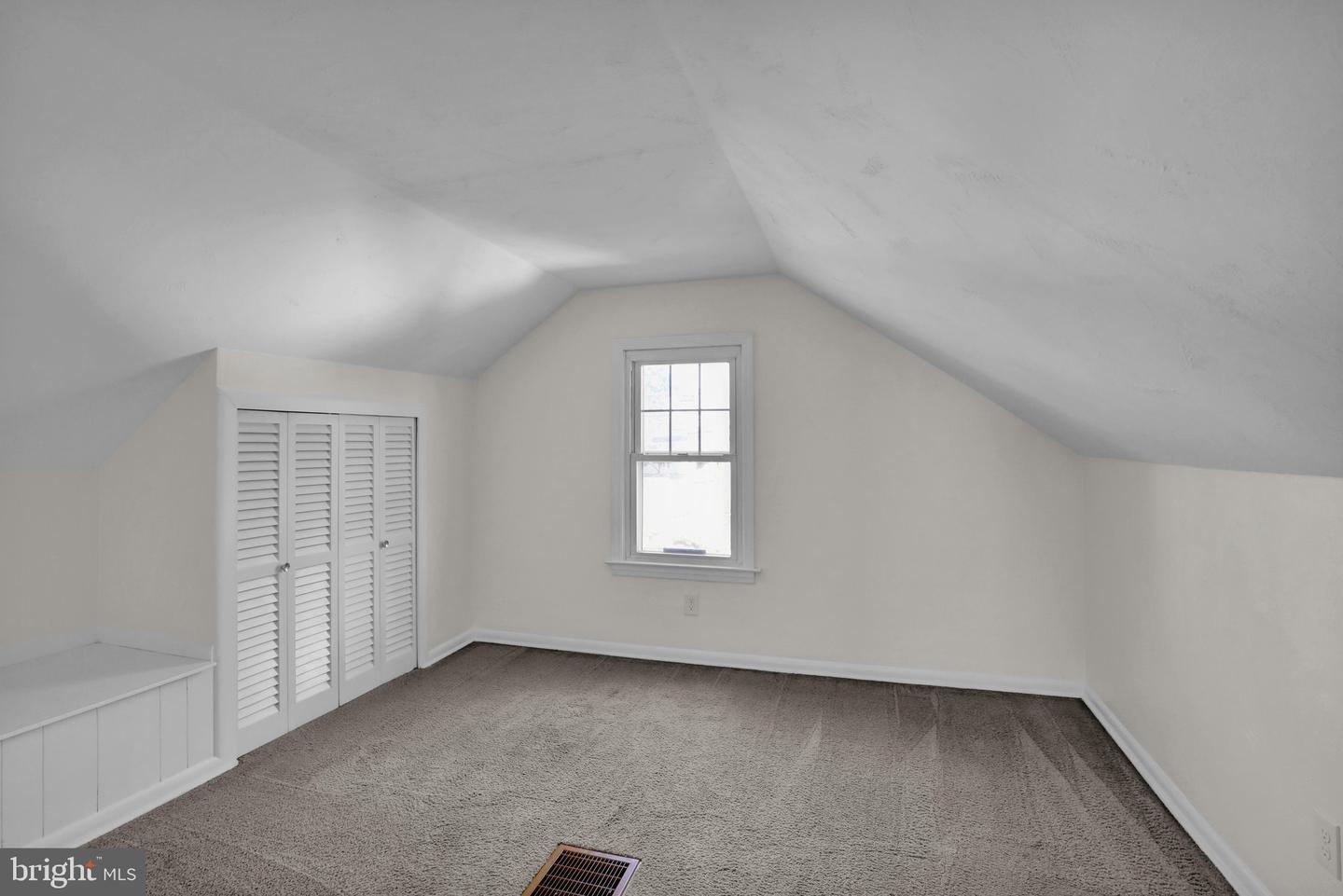 105 Gold St Property Photo 33