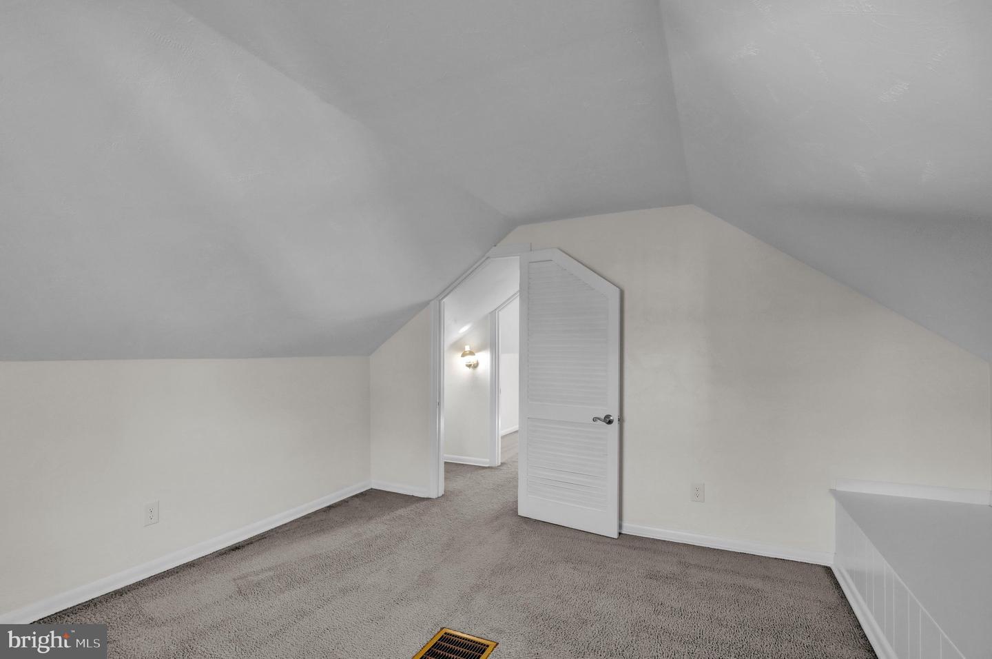 105 Gold St Property Photo 34
