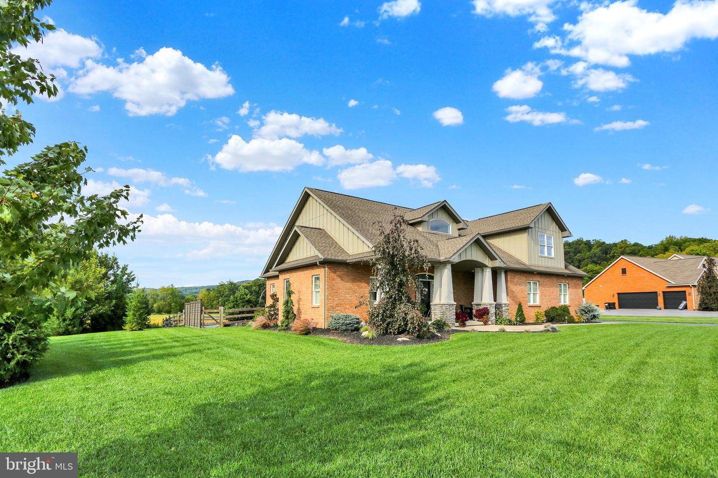 8 Career Ct Property Photo 2