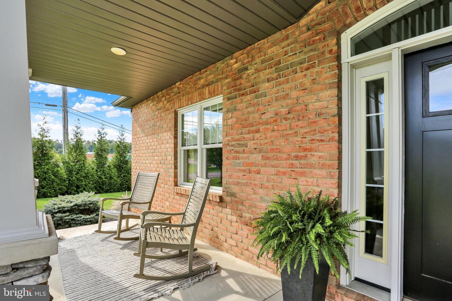 8 Career Ct Property Photo 5