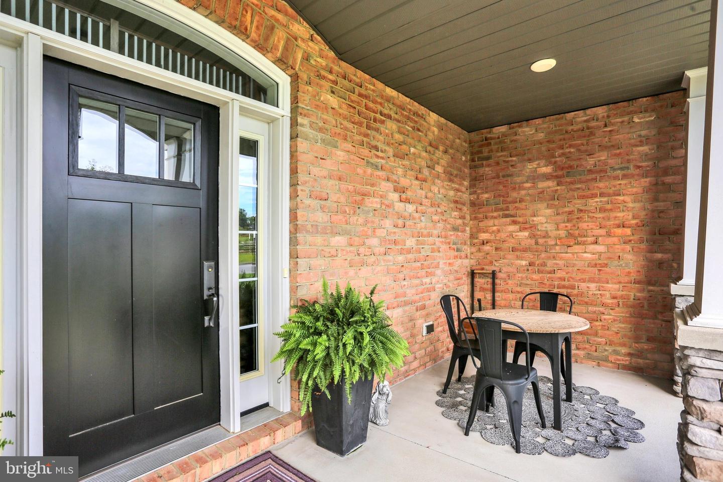 8 Career Ct Property Photo 6