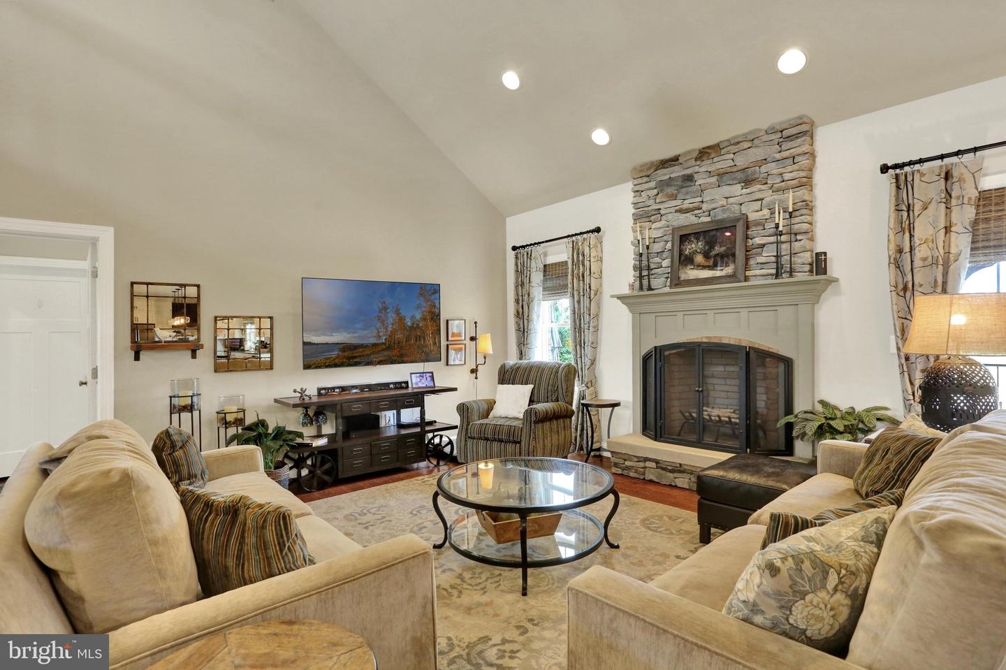 8 Career Ct Property Photo 12