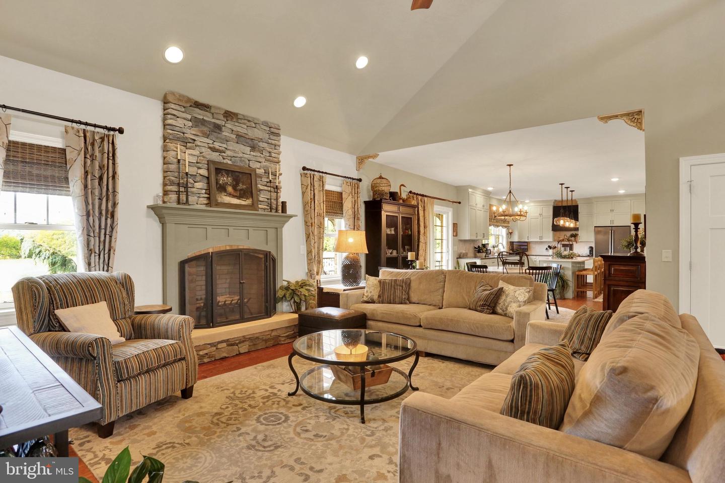 8 Career Ct Property Photo 13