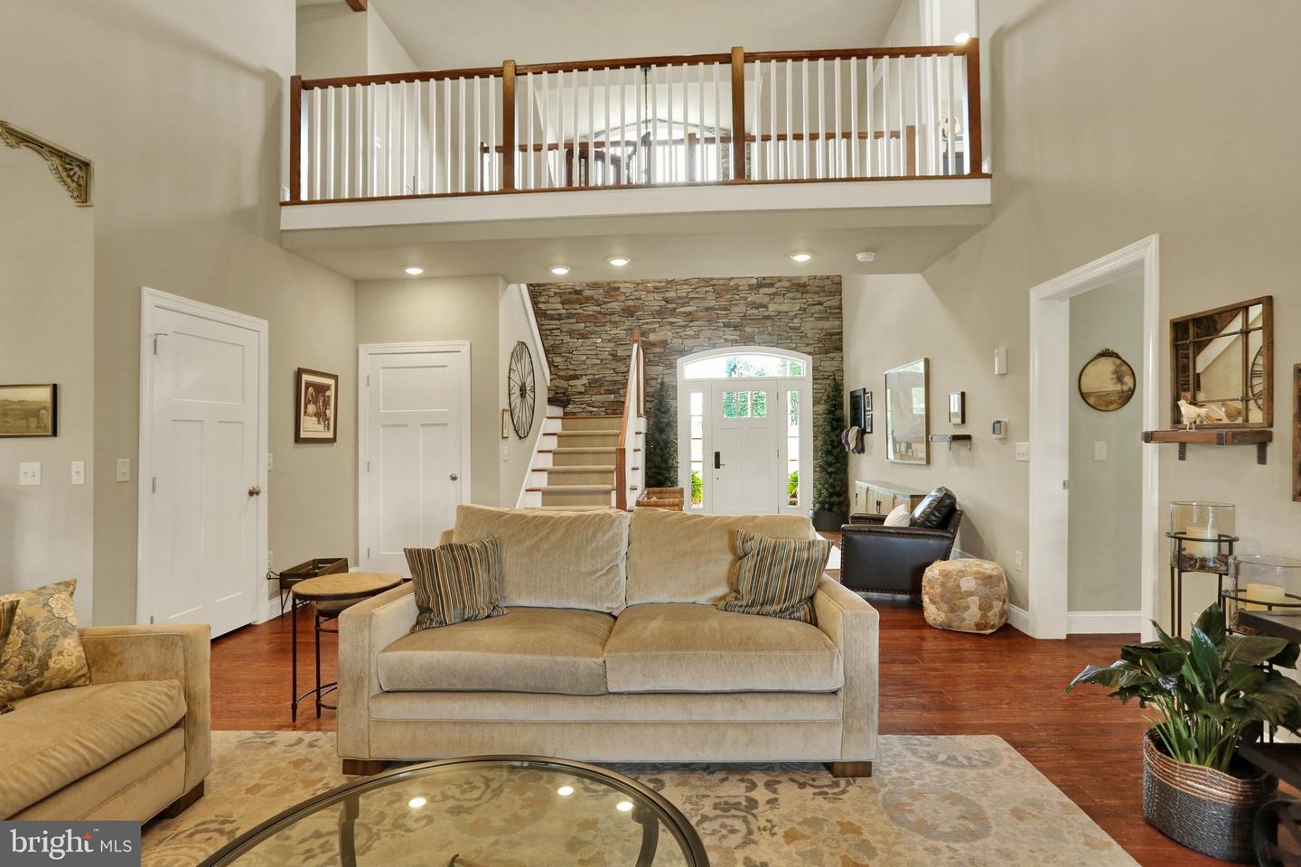 8 Career Ct Property Photo 14