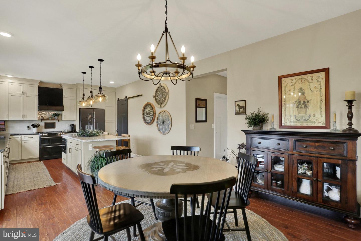 8 Career Ct Property Photo 16