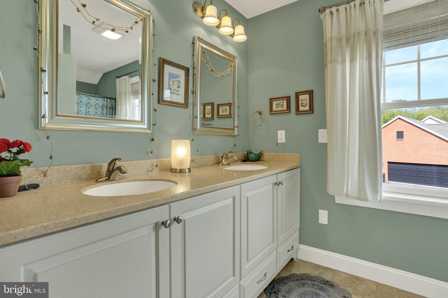 8 Career Ct Property Photo 30
