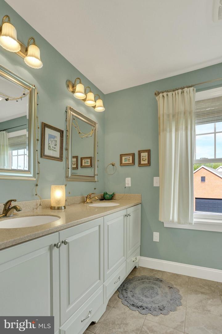 8 Career Ct Property Photo 32