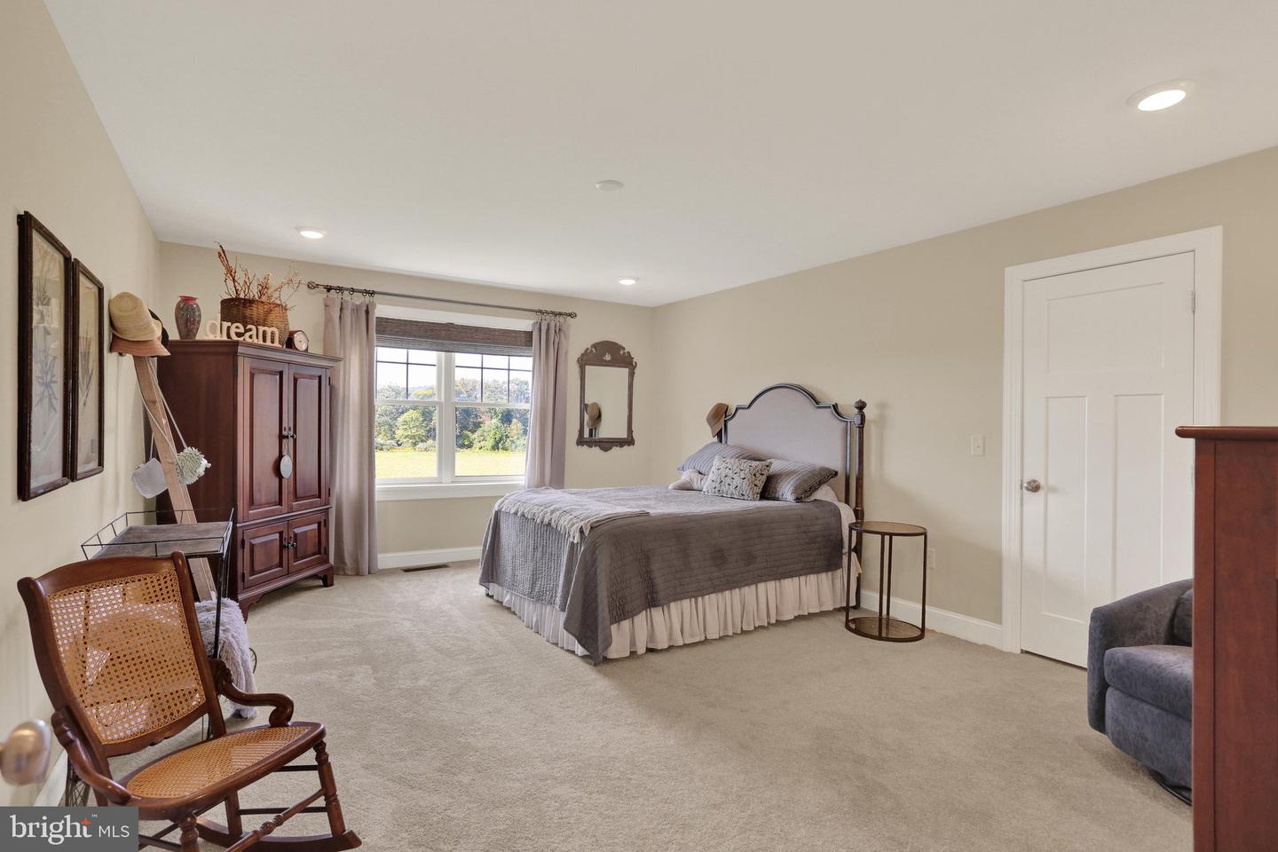 8 Career Ct Property Photo 33