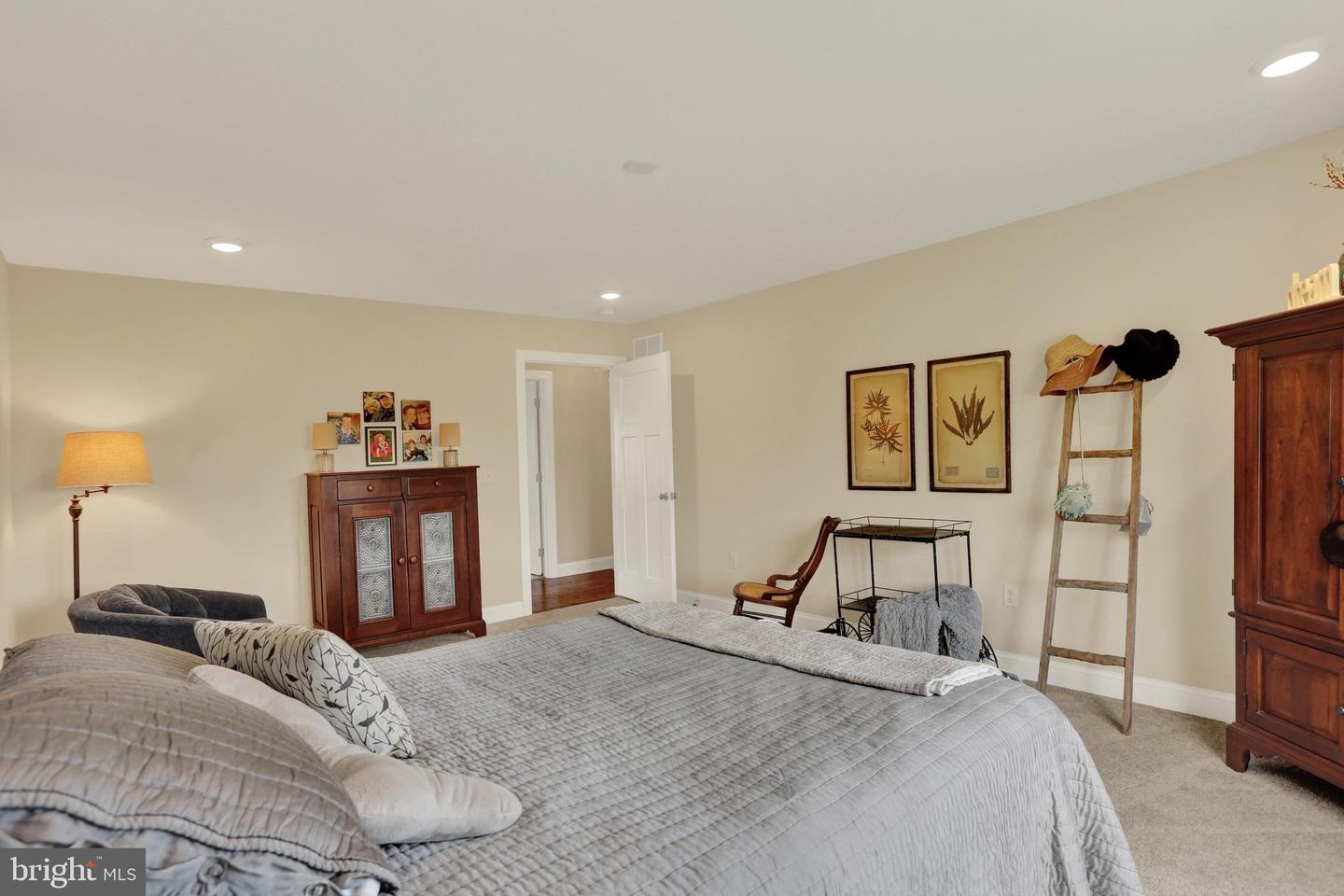 8 Career Ct Property Photo 34