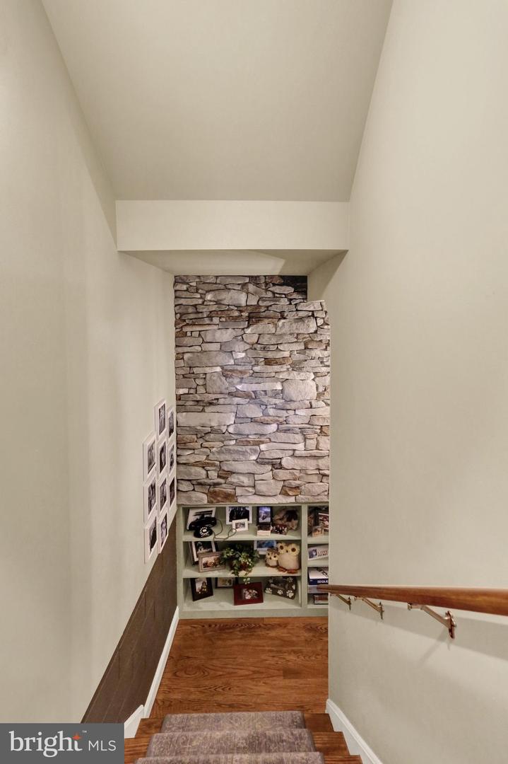 8 Career Ct Property Photo 37