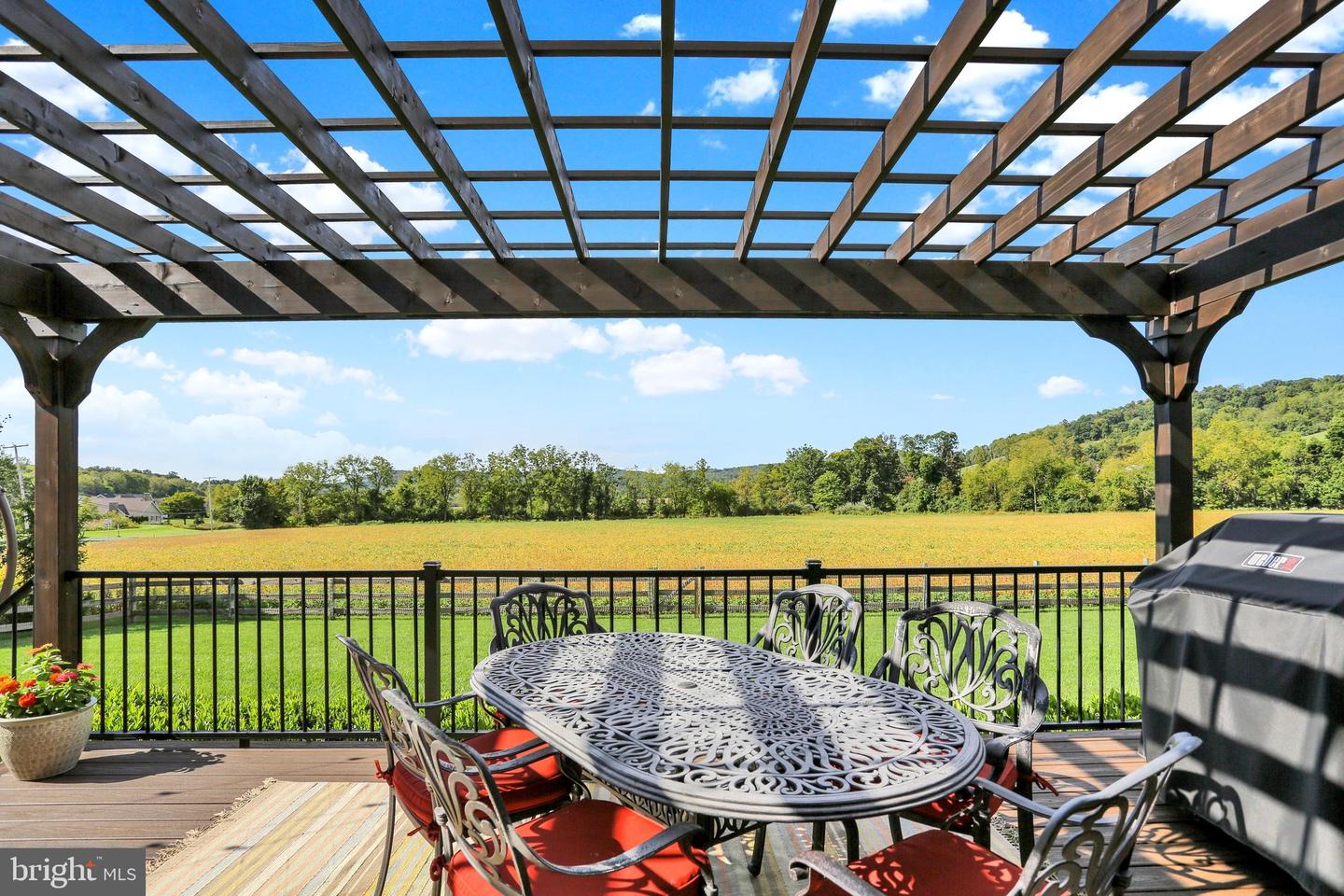 8 Career Ct Property Photo 44