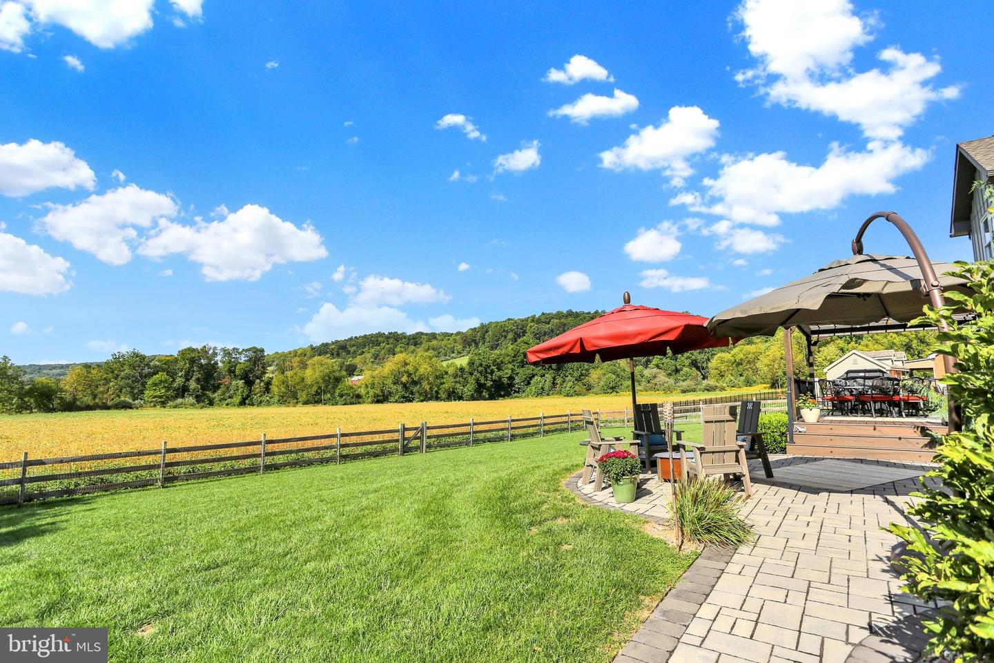 8 Career Ct Property Photo 48