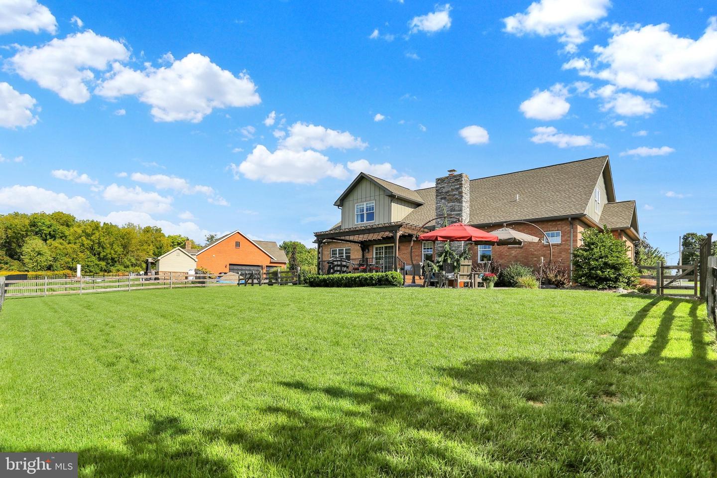 8 Career Ct Property Photo 49