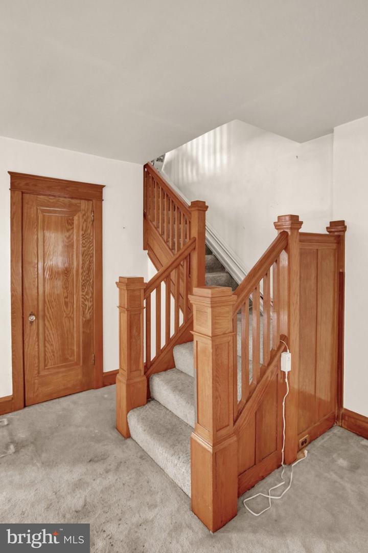 1708 Olive St Property Photo 5