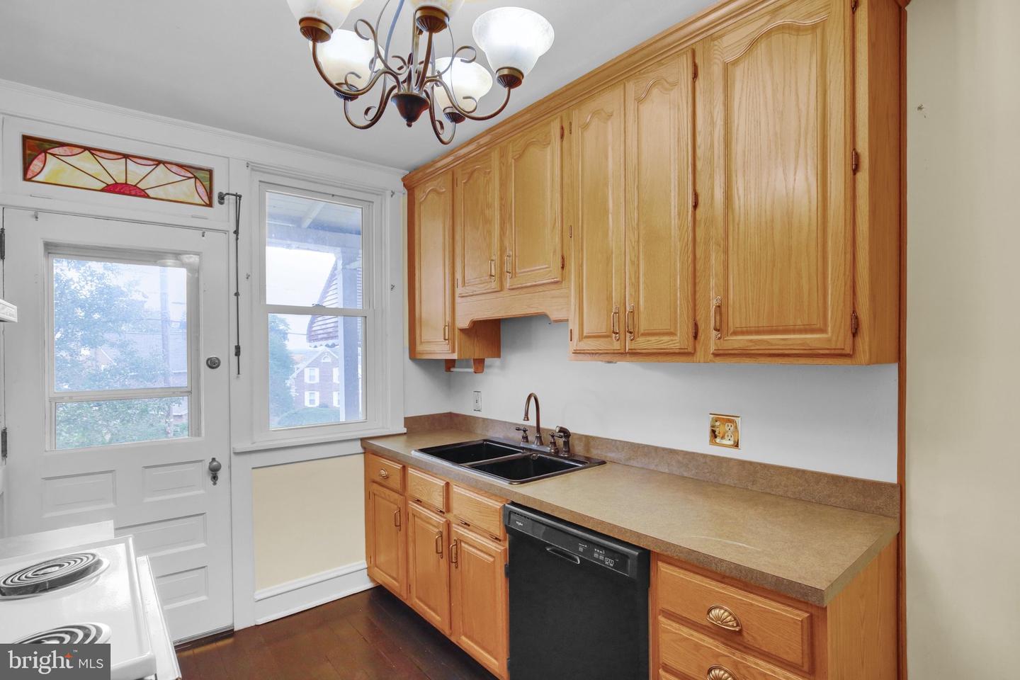 1708 Olive St Property Photo 11