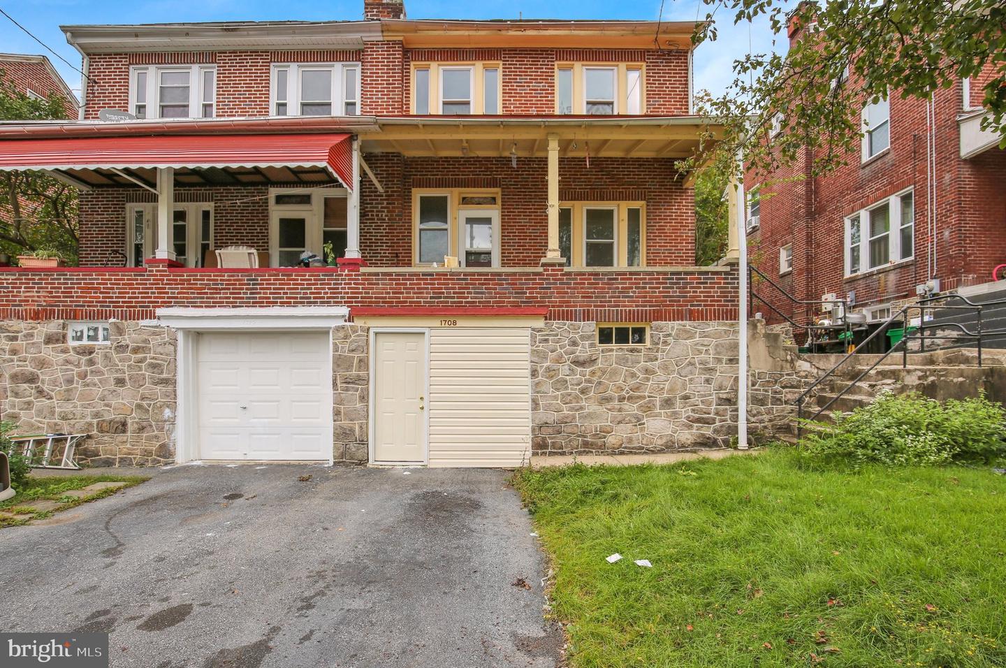 1708 Olive St Property Photo 22