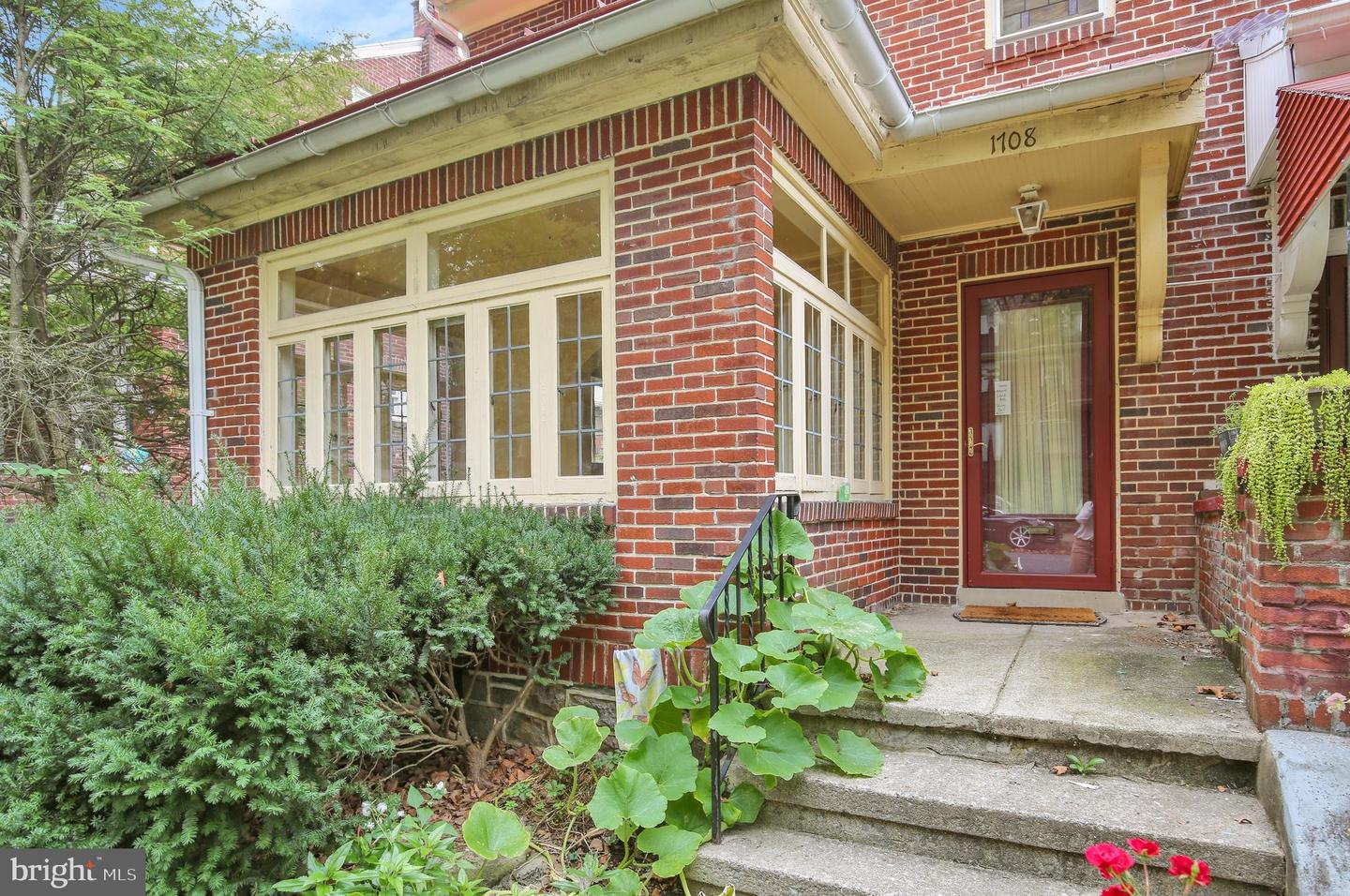 1708 Olive St Property Photo 31