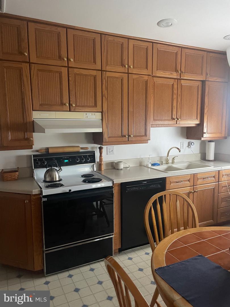 3304 Orchard Pl Property Photo 10