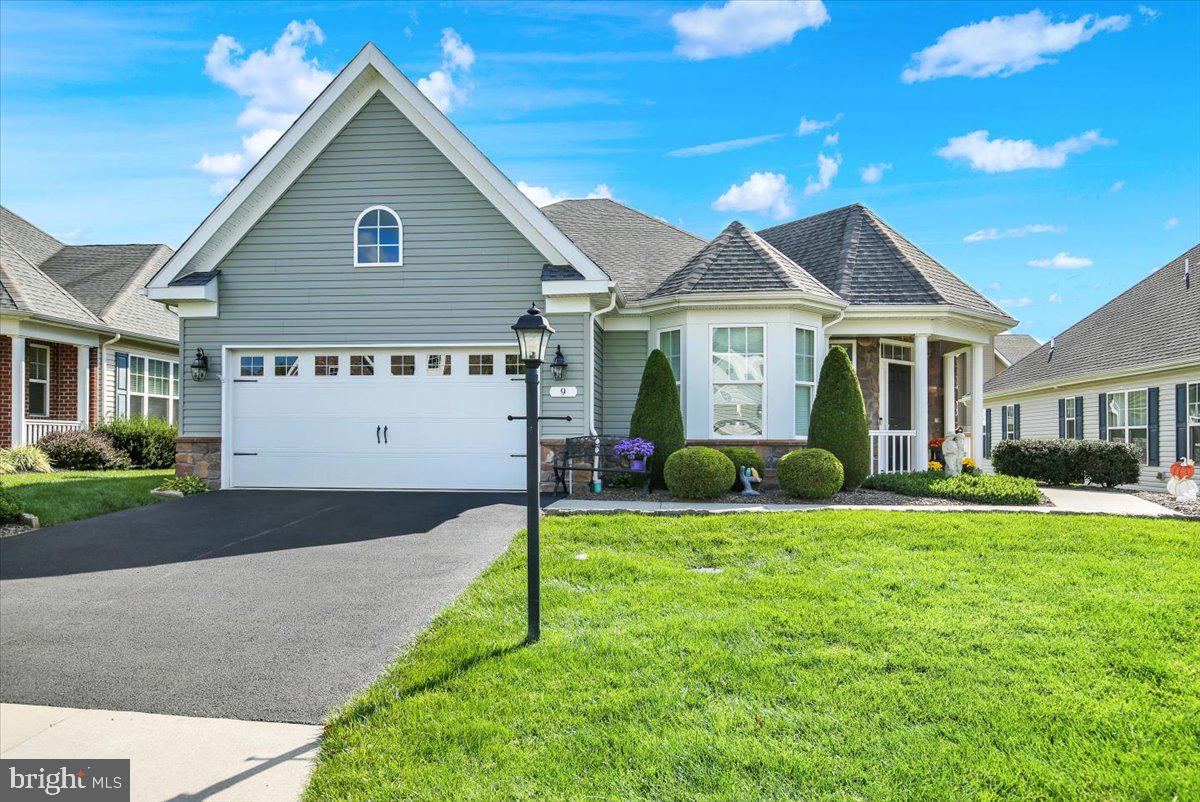 9 Fox Chase Ln Property Photo 1