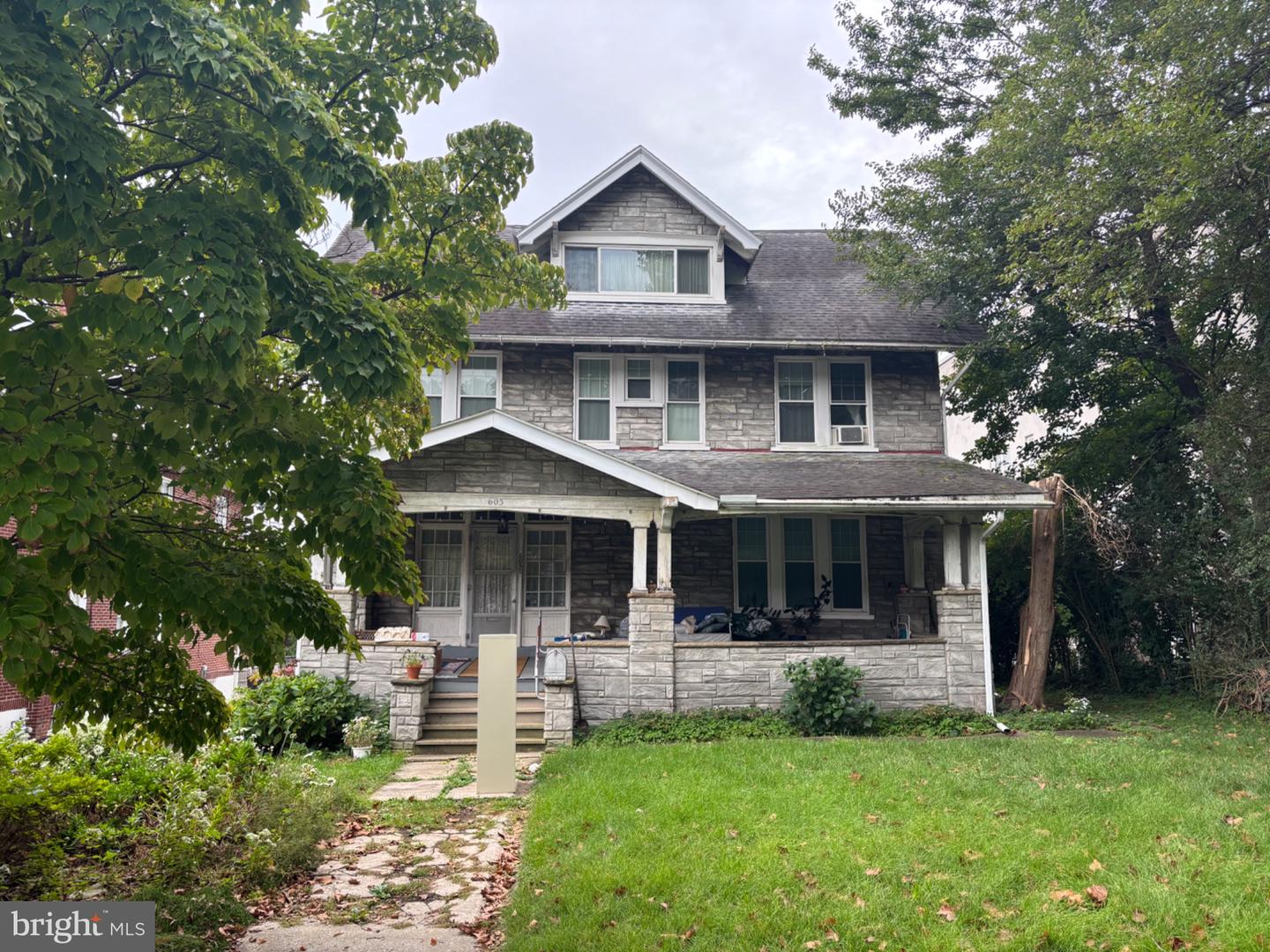 605 Carsonia Ave Property Photo 1