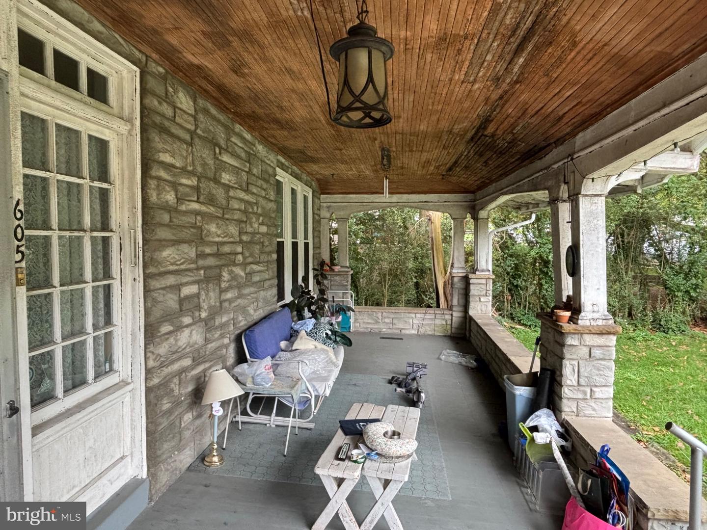 605 Carsonia Ave Property Photo 4