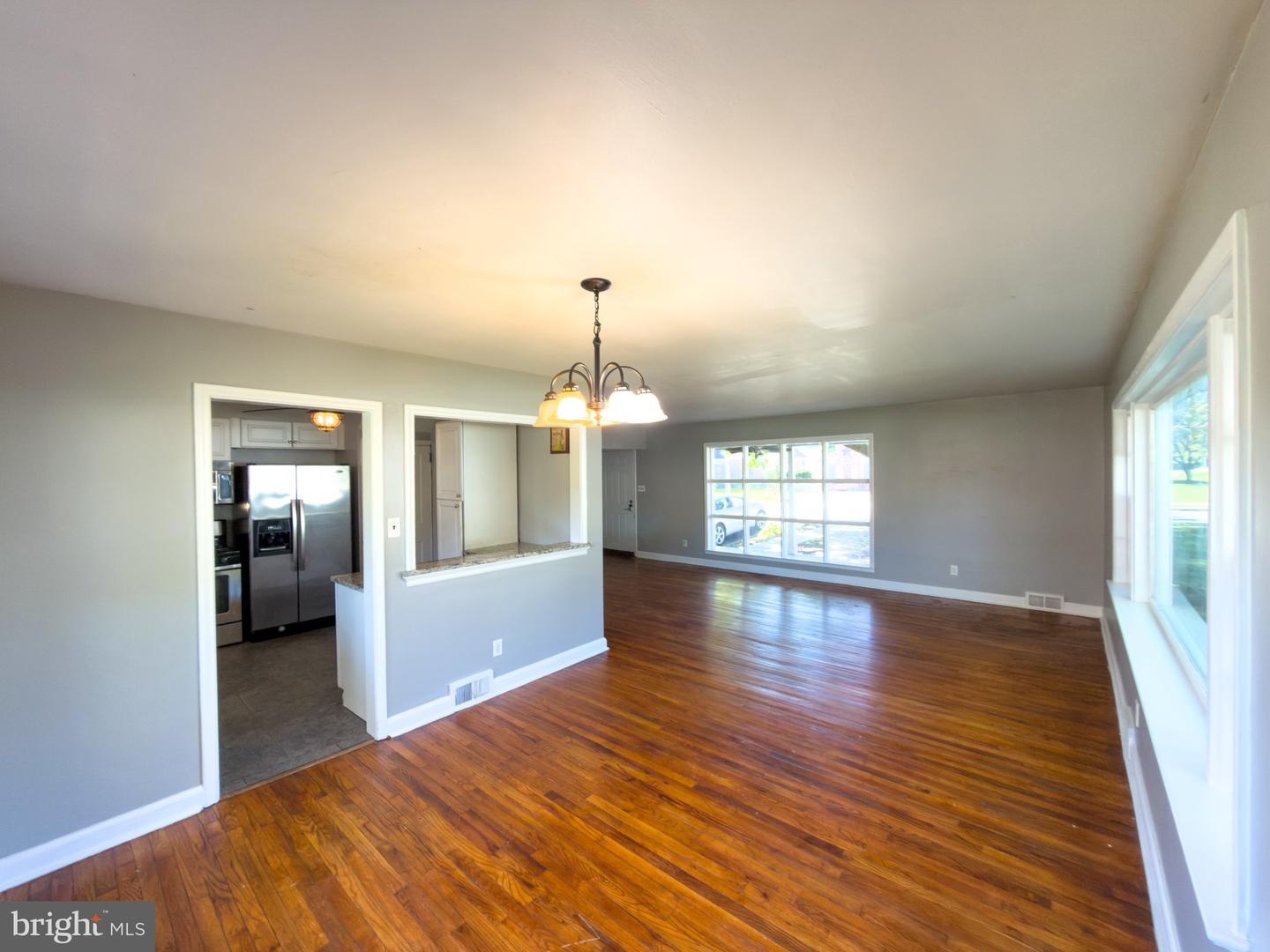 11 Harvey Ave Property Photo 8