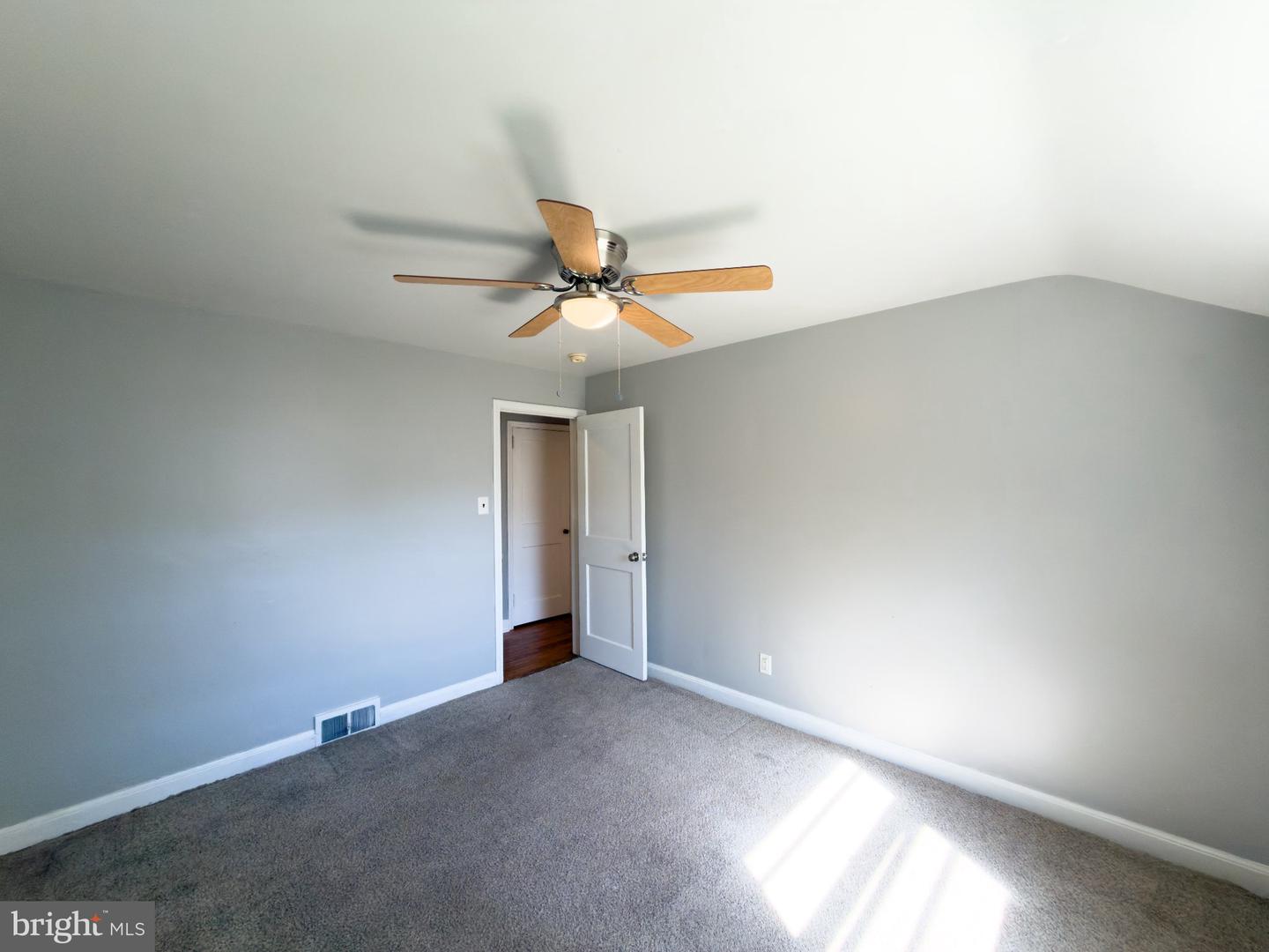11 Harvey Ave Property Photo 15