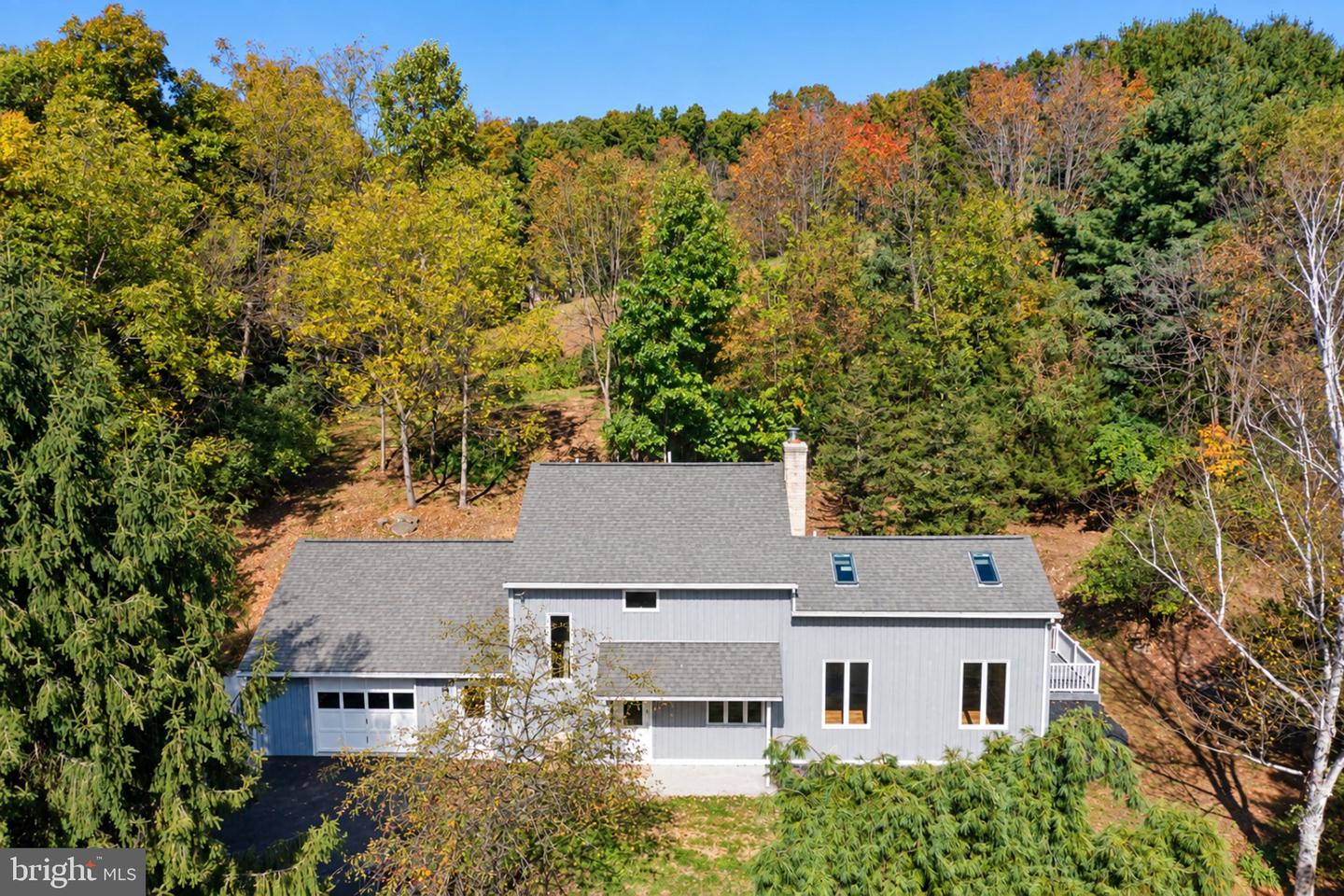 15 SIEGFRIEDALE RD Property Photo 1