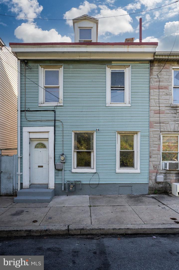 44 NEVERSINK ST Property Photo 1