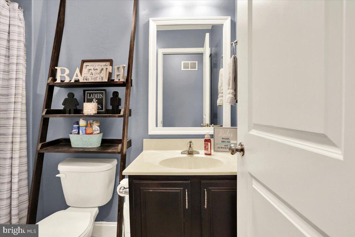 82 Nantucket Dr Property Photo 27