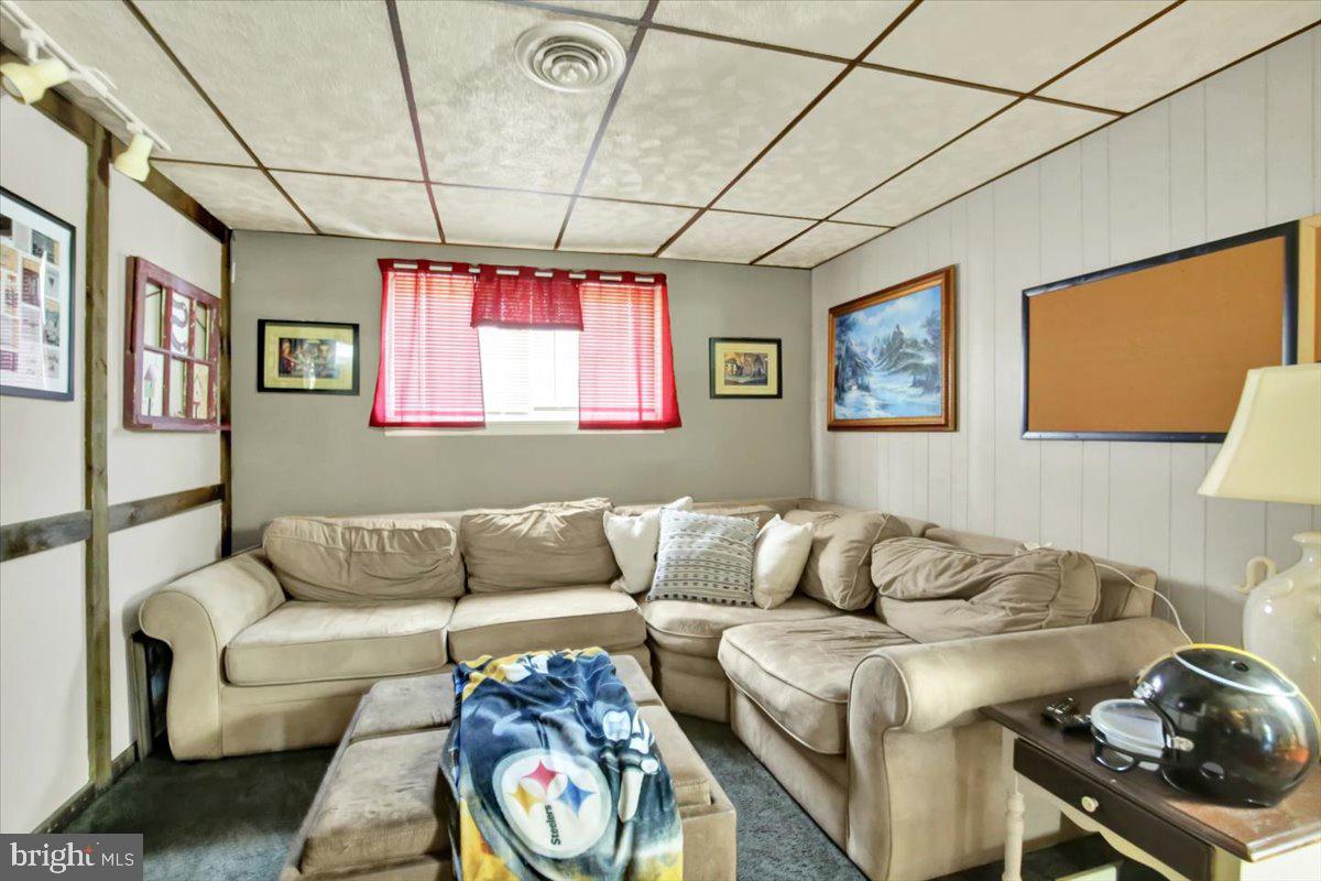 104 Pear St Property Photo 19