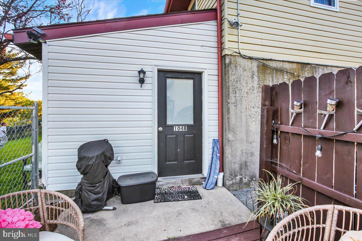 104 Pear St Property Photo 23