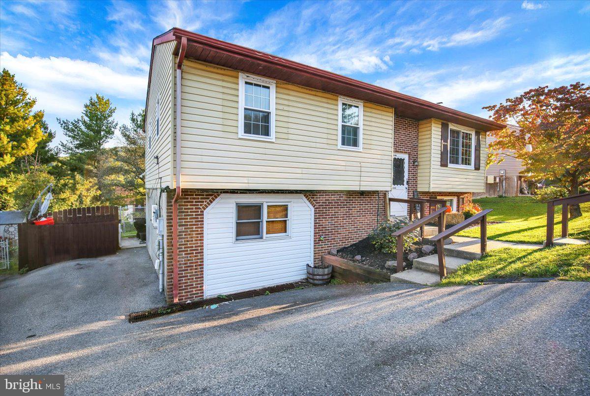 104 Pear St Property Photo 34