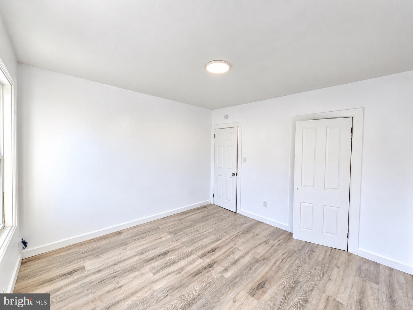 1057 Pike St Property Photo 6