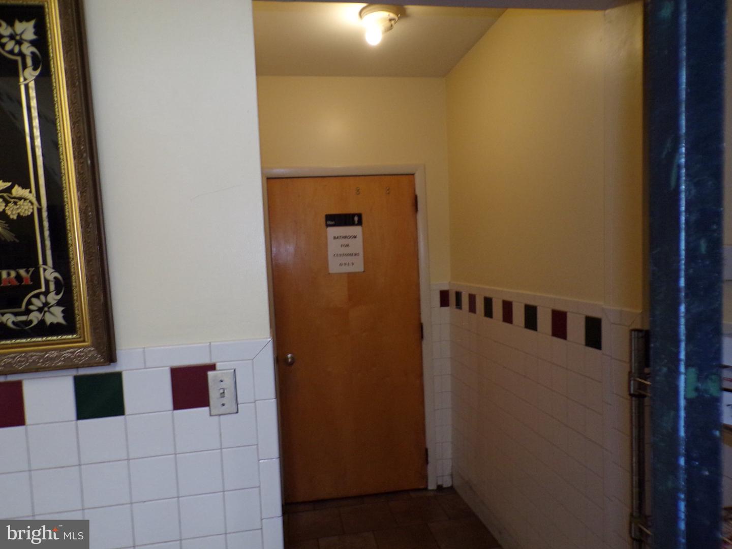 851 Penn St Property Photo 10