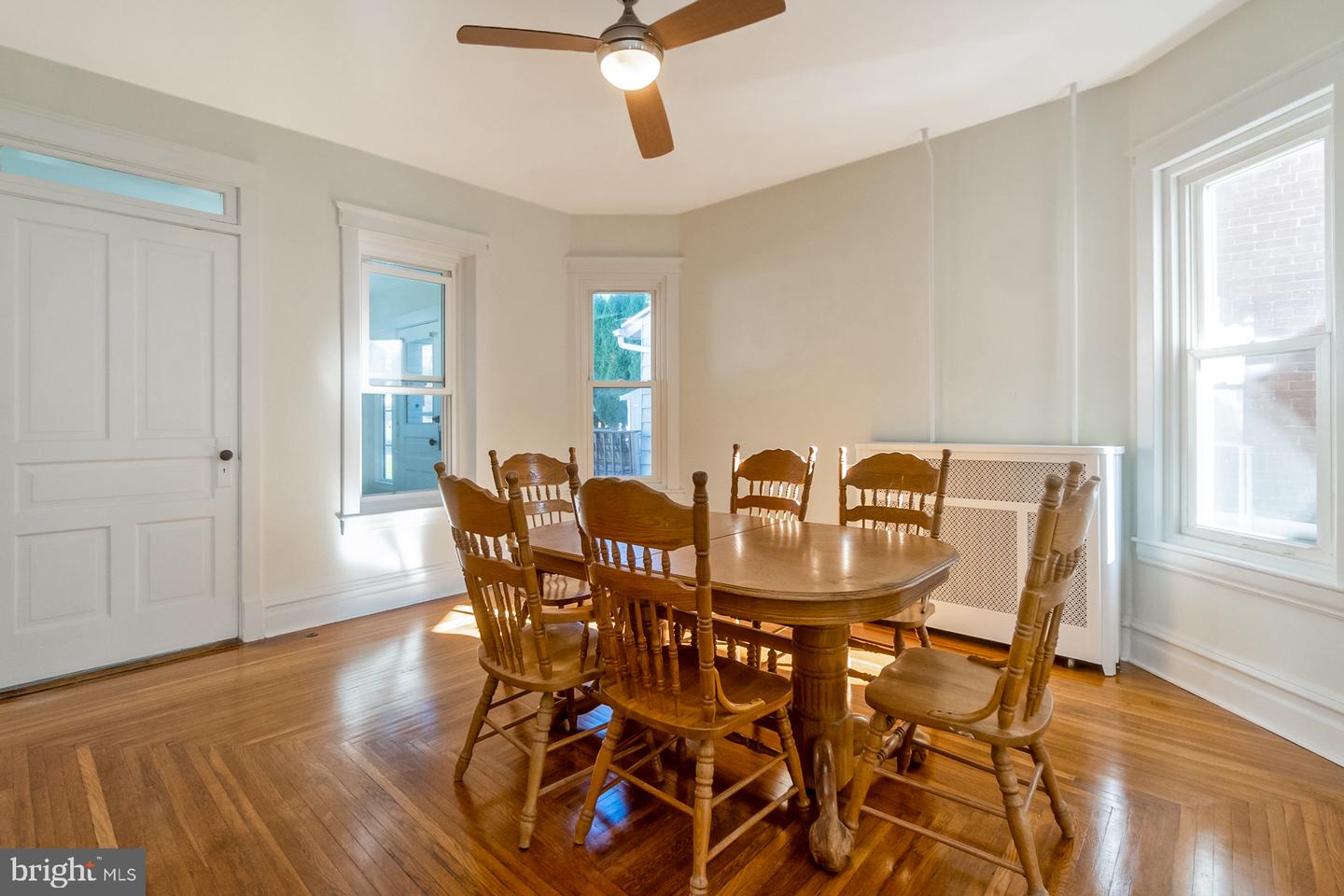 107 S Home Ave Property Photo 12