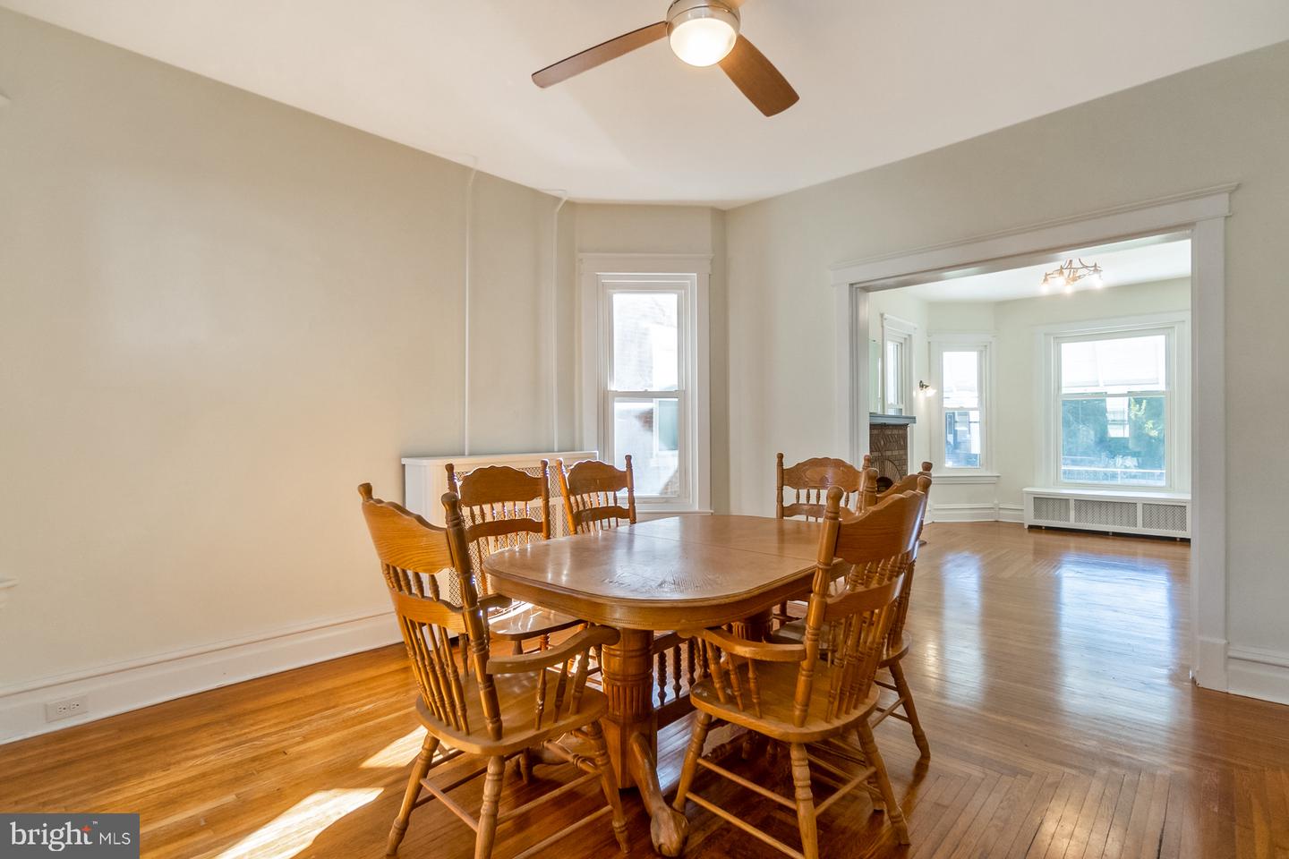 107 S Home Ave Property Photo 14